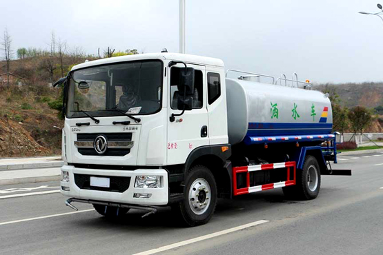 怎樣排除灑水車柴油機過早、過遲的噴油現象？